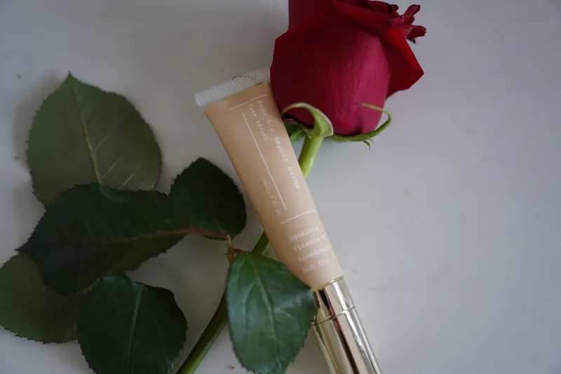 玫瑰彈潤護唇精華 Rose Lip repair serum